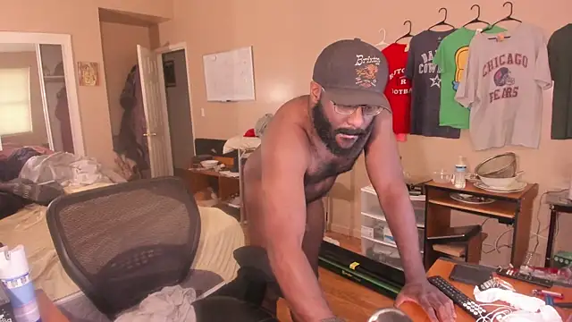 MrChuckDailyXXX online show from October 3, 2025, 8:28 pm