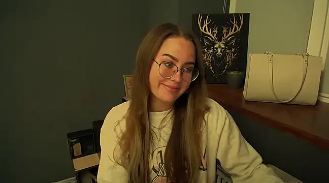 Snapshot of luxie_milady chatting on December 7, 2024, 12:56 pm luxie milady online show from December 7, 2024, 12:56 pm