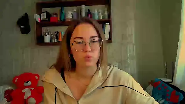 Snapshot of luxie_milady chatting on October 18, 2025, 11:00 am luxie milady online show from October 18, 2025, 11:00 am