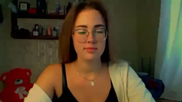 luxie milady online show from November 21, 2025, 12:26 pm