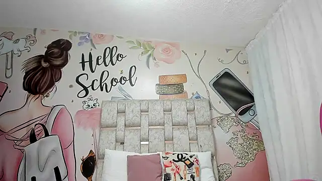 EMMA SWEETT1 online show from January 17, 2025, 12:31 pm