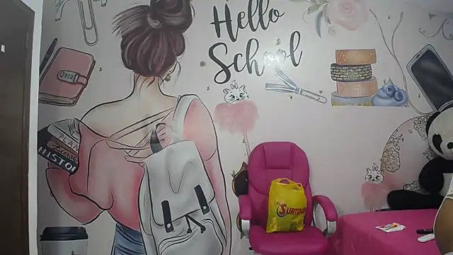 EMMA SWEETT1 online show from September 24, 2025, 12:30 pm