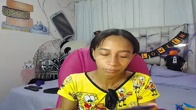 EMMA SWEETT1 online show from October 8, 2025, 12:36 pm