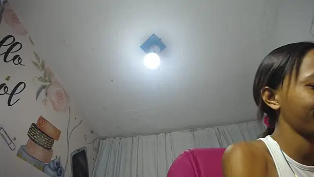 EMMA SWEETT1 online show from October 11, 2025, 6:17 pm