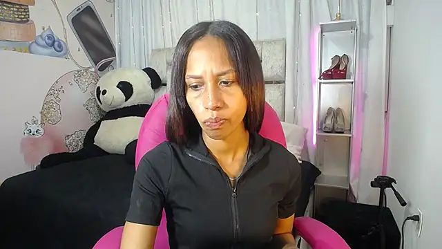 EMMA SWEETT1 online show from November 25, 2025, 6:30 pm