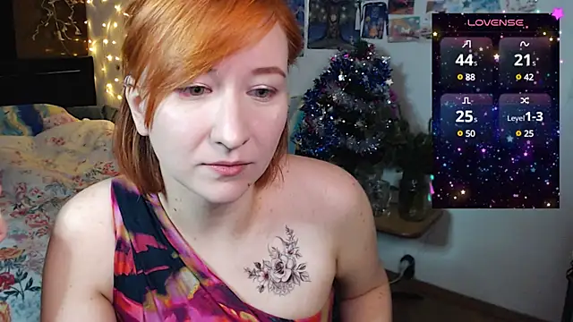 Snapshot of licentia__poetica chatting on December 31, 2024, 10:45 pm licentia poetica online show from December 31, 2024, 10:45 pm