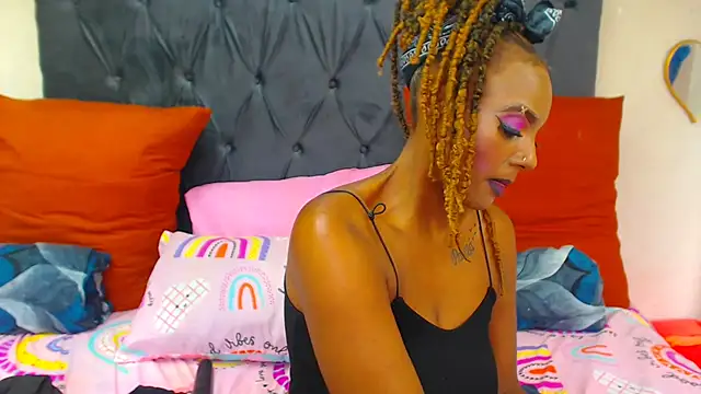 SAVAGExBOO online show from February 19, 2025, 11:49 am