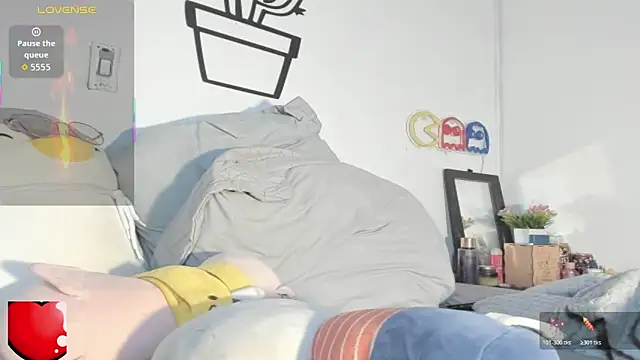 Alessia28  online show from November 5, 2025, 1:55 pm