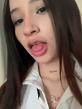 Snapshot of Angeeel_ chatting on January 19, 2025, 9:45 pm Angeeel online show from January 19, 2025, 9:45 pm