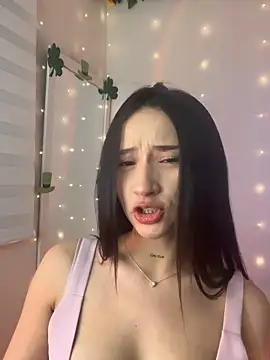 Snapshot of Angeeel_ chatting on March 21, 2025, 5:00 am Angeeel online show from March 21, 2025, 5:00 am
