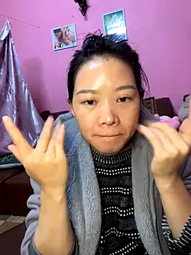 Hellen 111 online show from December 6, 2024, 1:33 pm