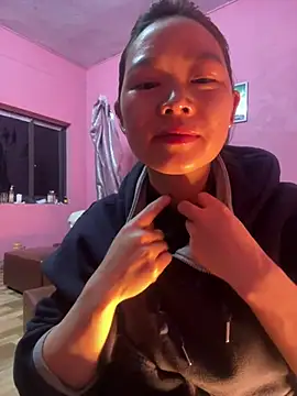 Hellen 111 online show from February 26, 2025, 2:03 pm