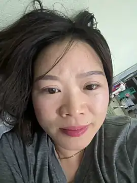 Hellen 111 online show from September 14, 2025, 3:44 pm