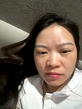 Hellen 111 online show from November 2, 2025, 11:51 pm