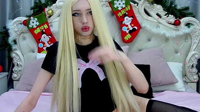 Snapshot of Joy_Barker chatting on December 23, 2024, 2:07 pm Joy Barker online show from December 23, 2024, 2:07 pm