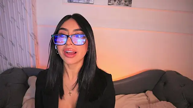 Sara albrecht online show from October 16, 2025, 12:33 am