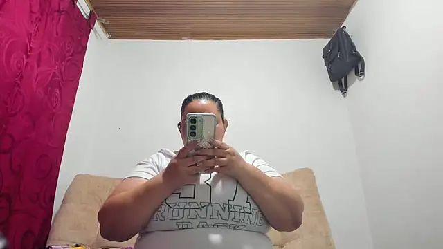 tetasgrandes karol online show from November 3, 2025, 11:48 pm