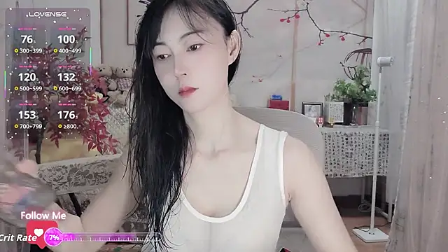 Lisa-s online show from September 12, 2025, 2:11 am