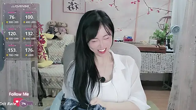 Lisa-s online show from October 12, 2025, 1:43 pm