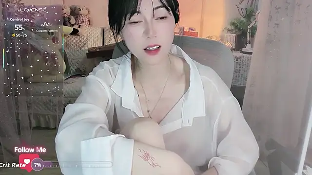 Lisa-s online show from November 14, 2025, 1:54 pm