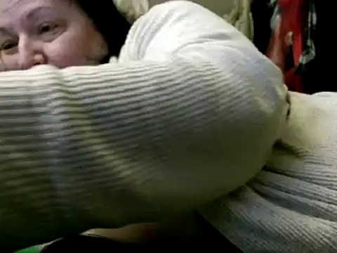 WHITEDAROSE online show from December 4, 2024, 10:30 pm