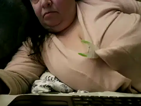 WHITEDAROSE online show from February 10, 2025, 10:40 pm