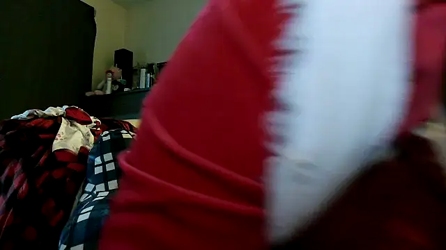 WHITEDAROSE online show from November 17, 2025, 6:35 pm