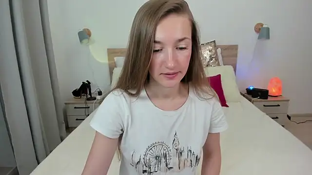 Snapshot of KateRedgar chatting on October 29, 2025, 1:57 pm KateRedgar online show from October 29, 2025, 1:57 pm