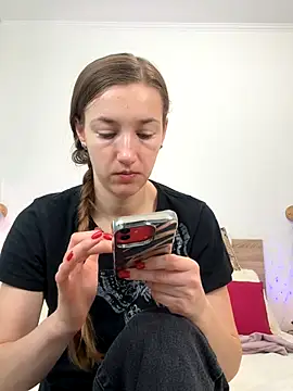 Snapshot of KateRedgar chatting on November 8, 2025, 9:53 am KateRedgar online show from November 8, 2025, 9:53 am