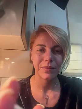 tanyagrey online show from November 3, 2025, 8:15 am