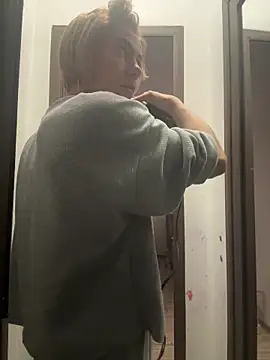 tanyagrey online show from November 12, 2025, 6:47 am