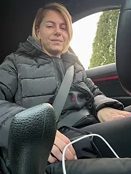 tanyagrey online show from December 5, 2025, 6:22 am