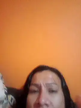 miicheele32 online show from January 12, 2025, 8:25 pm