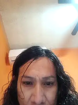 miicheele32 online show from January 27, 2025, 8:39 pm