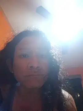 miicheele32 online show from October 12, 2025, 7:40 am