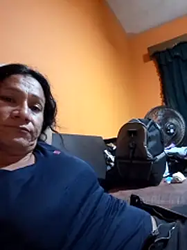 miicheele32 online show from November 7, 2025, 6:24 am