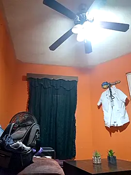 miicheele32 online show from November 13, 2025, 1:59 am