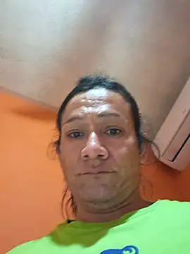 miicheele32 online show from November 28, 2025, 2:25 am