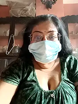 Snapshot of LAVERNIYA_ chatting on December 13, 2024, 6:00 am LAVERNIYA  online show from December 13, 2024, 6:00 am