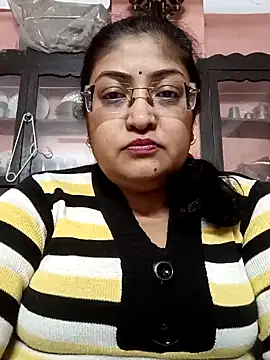 Snapshot of LAVERNIYA_ chatting on December 15, 2024, 1:32 pm LAVERNIYA  online show from December 15, 2024, 1:32 pm