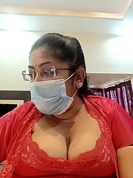 Snapshot of LAVERNIYA_ chatting on January 2, 2025, 10:48 am LAVERNIYA  online show from January 2, 2025, 10:48 am