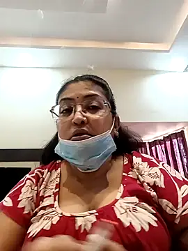 Snapshot of LAVERNIYA_ chatting on January 3, 2025, 6:22 am LAVERNIYA  online show from January 3, 2025, 6:22 am