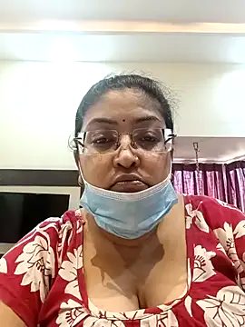 Snapshot of LAVERNIYA_ chatting on January 3, 2025, 9:47 am LAVERNIYA  online show from January 3, 2025, 9:47 am