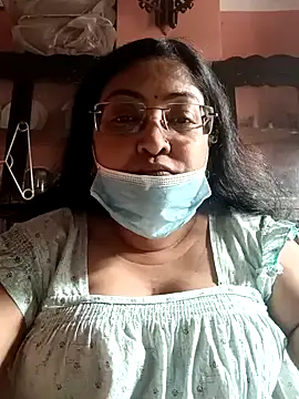 Snapshot of LAVERNIYA_ chatting on January 13, 2025, 8:47 am LAVERNIYA  online show from January 13, 2025, 8:47 am