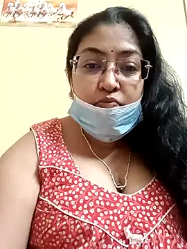 Snapshot of LAVERNIYA_ chatting on February 1, 2025, 5:28 am LAVERNIYA  online show from February 1, 2025, 5:28 am