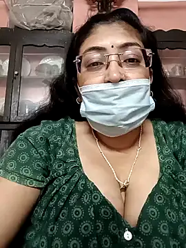 Snapshot of LAVERNIYA_ chatting on February 2, 2025, 1:19 pm LAVERNIYA  online show from February 2, 2025, 1:19 pm