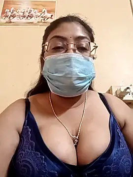 Snapshot of LAVERNIYA_ chatting on March 7, 2025, 5:08 am LAVERNIYA  online show from March 7, 2025, 5:08 am