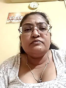 Snapshot of LAVERNIYA_ chatting on March 18, 2025, 12:58 pm LAVERNIYA  online show from March 18, 2025, 12:58 pm