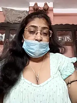 Snapshot of LAVERNIYA_ chatting on March 22, 2025, 10:28 am LAVERNIYA  online show from March 22, 2025, 10:28 am