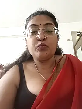 Snapshot of LAVERNIYA_ chatting on September 11, 2025, 6:52 pm LAVERNIYA  online show from September 11, 2025, 6:52 pm